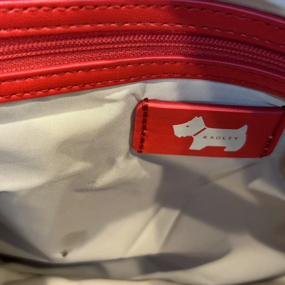 Radley London‎ Large Compartment Crossbody Bag RED Flaw - Picture 9 of 16